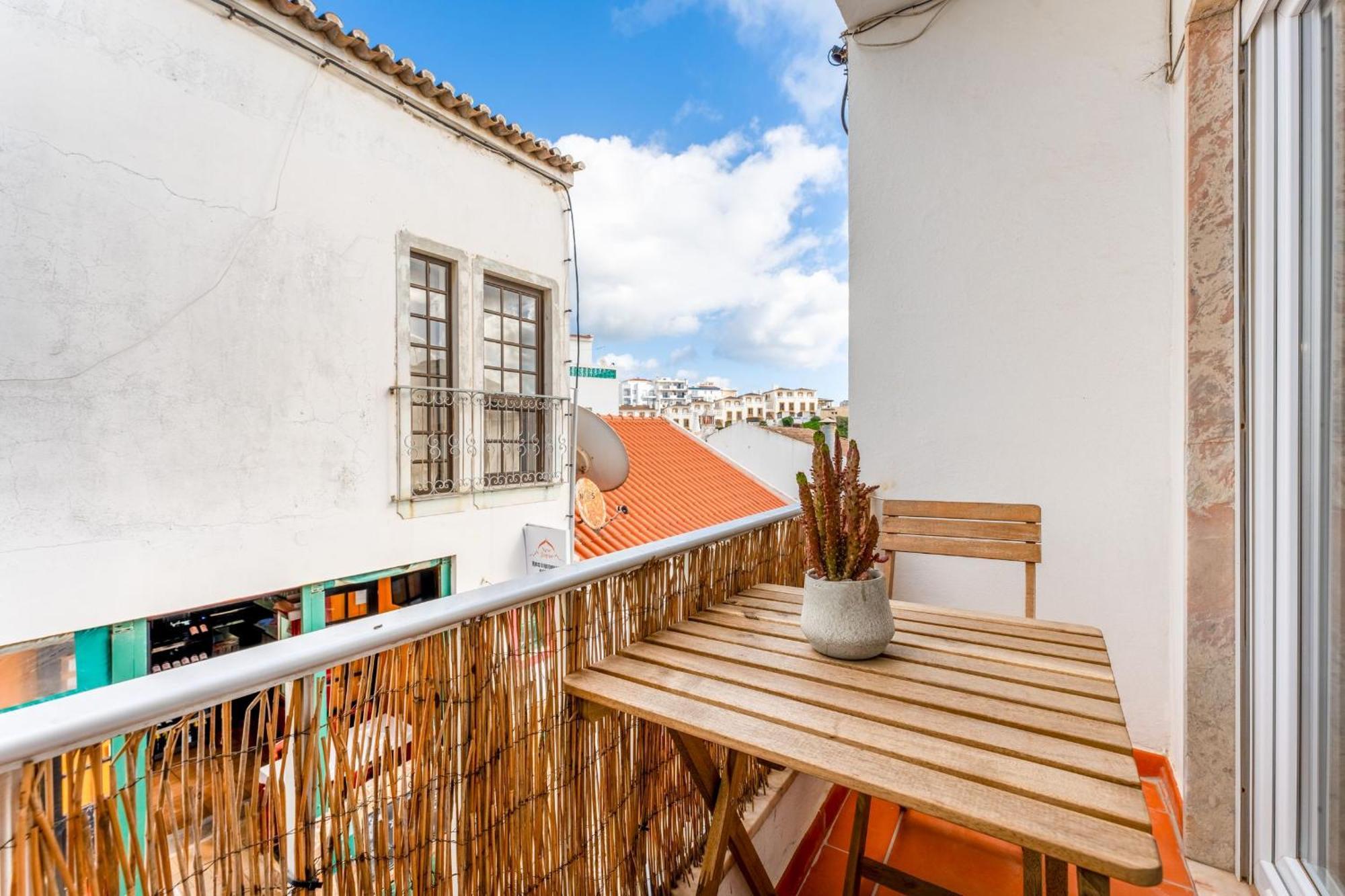 Comfy Flat W/ Rooftop Beach View By Lovelystay Burgau Exteriér fotografie