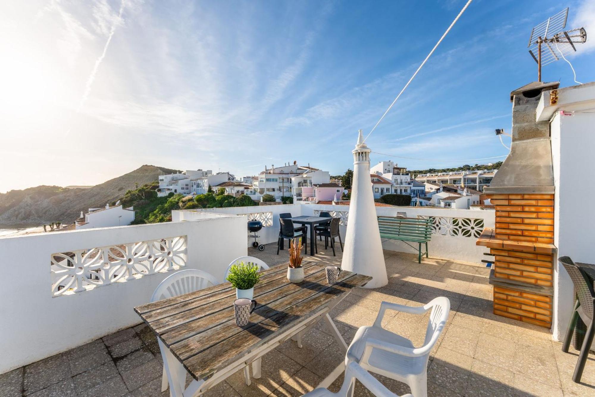 Comfy Flat W/ Rooftop Beach View By Lovelystay Burgau Exteriér fotografie